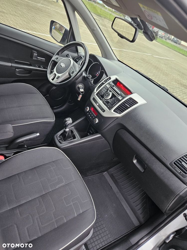 Kia Venga 1.6 CRDi L - 14