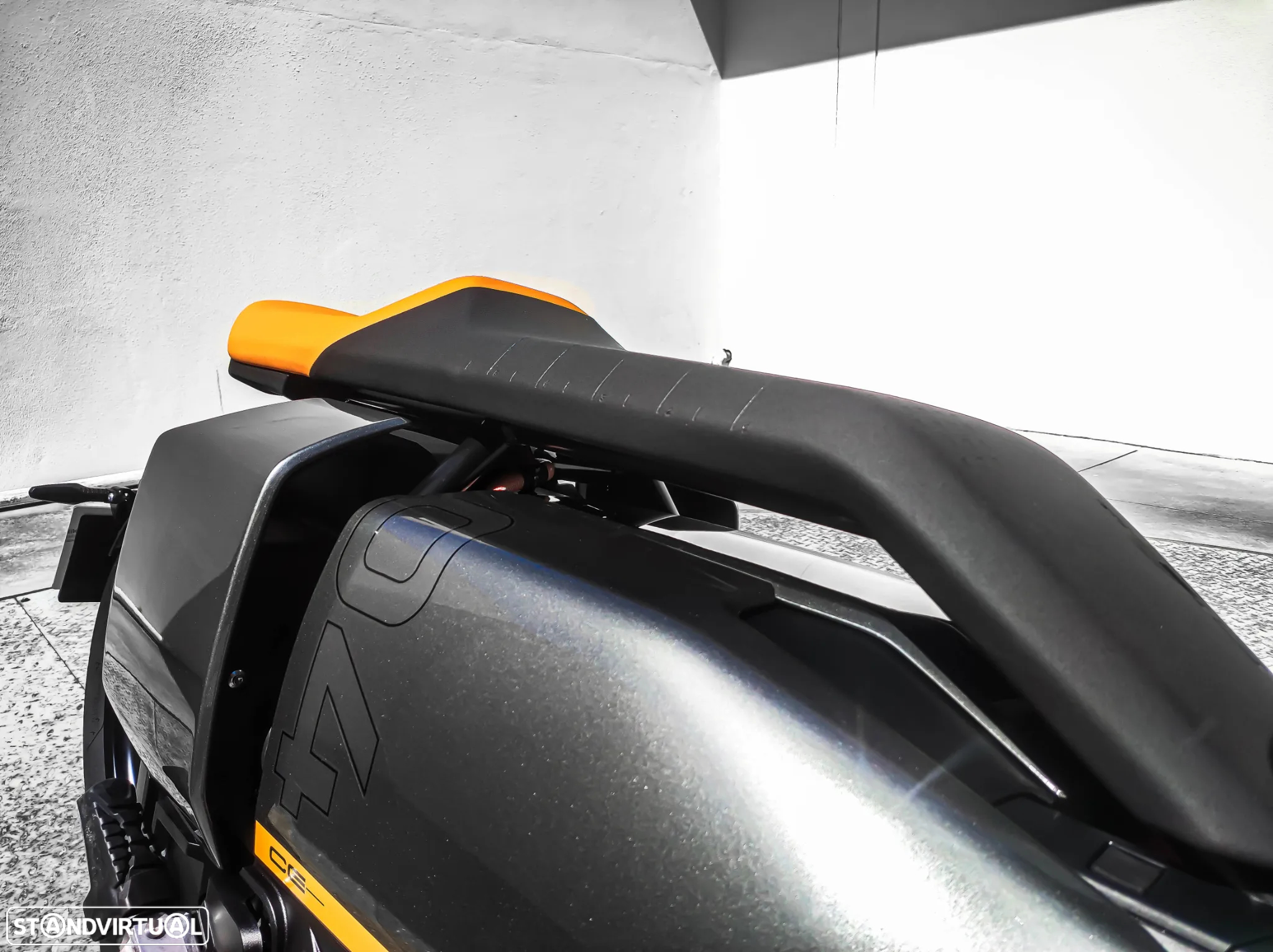 BMW CE 04 - 125cc / Carta B - 18