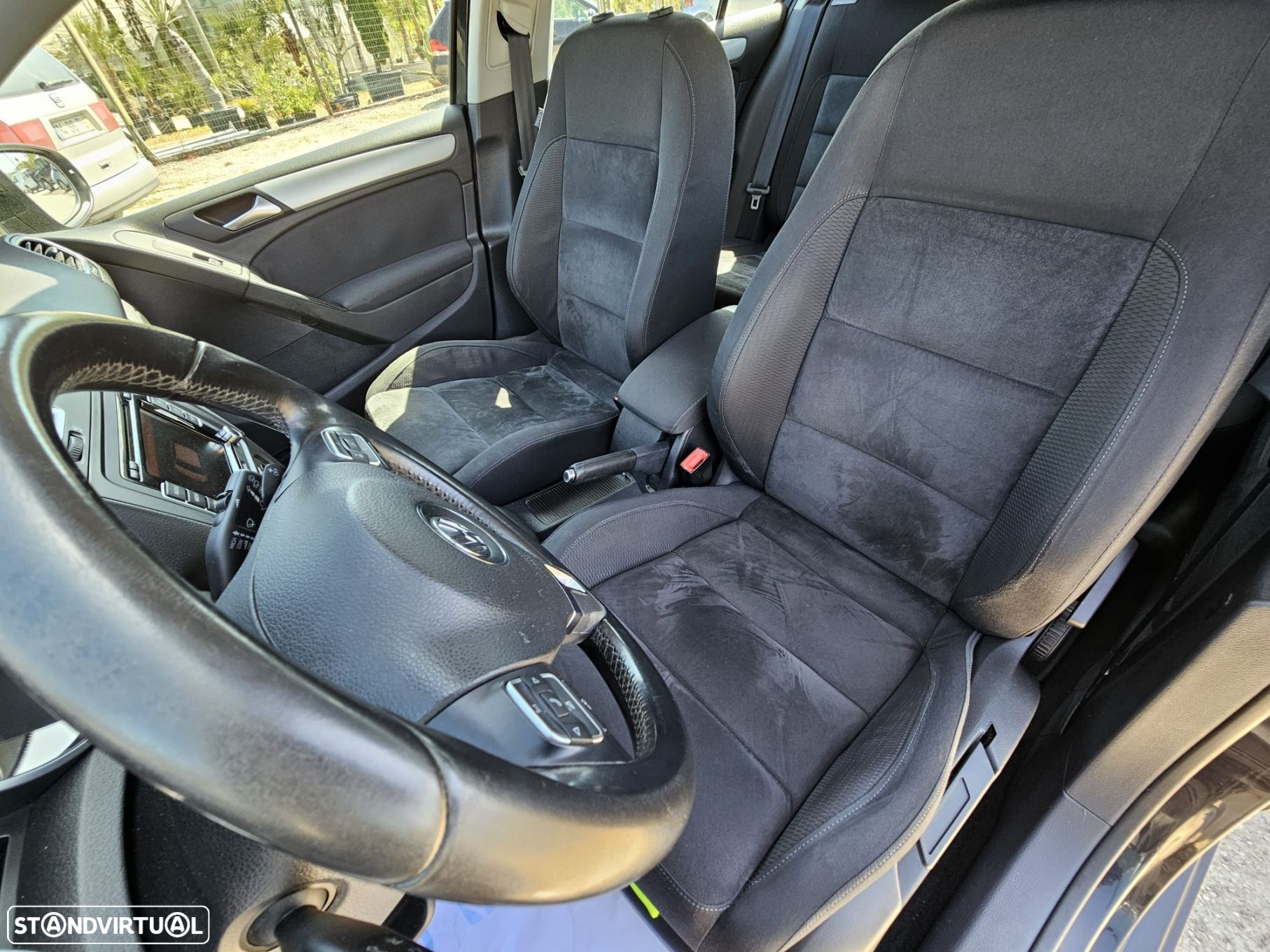 VW Golf 1.6 TDi Highline DSG - 19