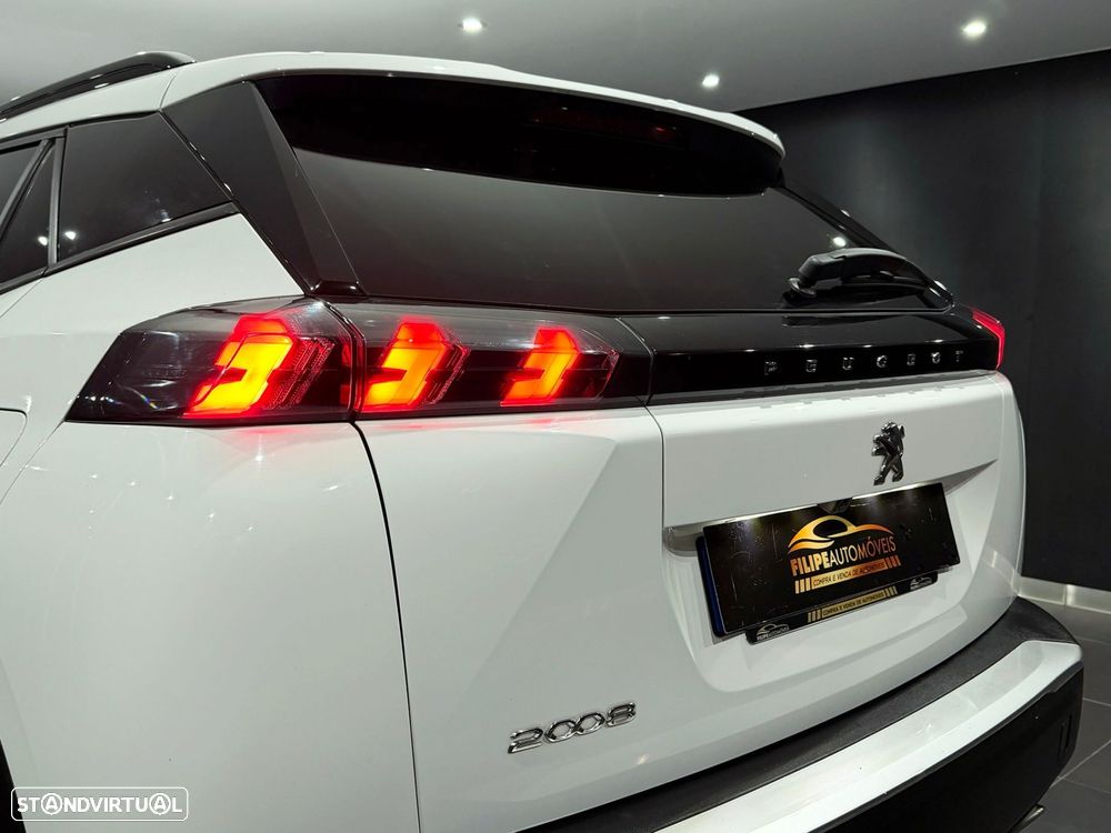 Peugeot 2008 1.5 BlueHDi Allure Pack EAT8 - 13