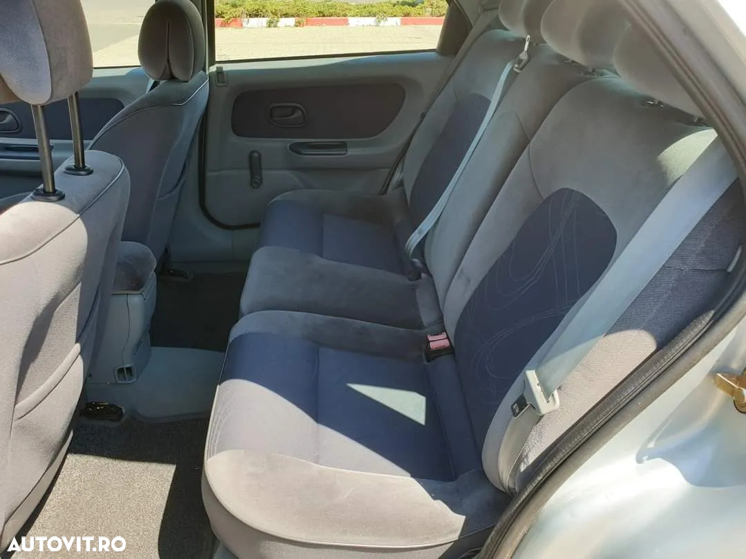 Renault Laguna 1.8 Expression - 12