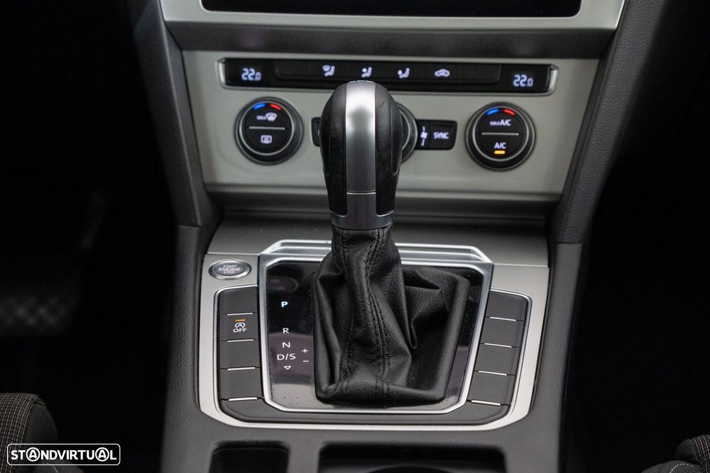 VW Passat Variant 2.0 TDi Confortline DSG - 30