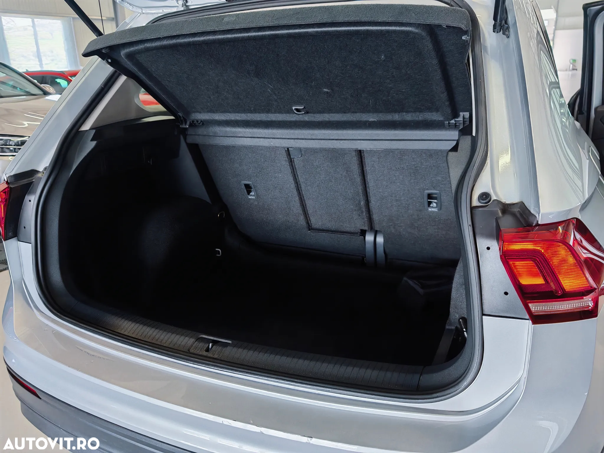 Volkswagen Tiguan - 31