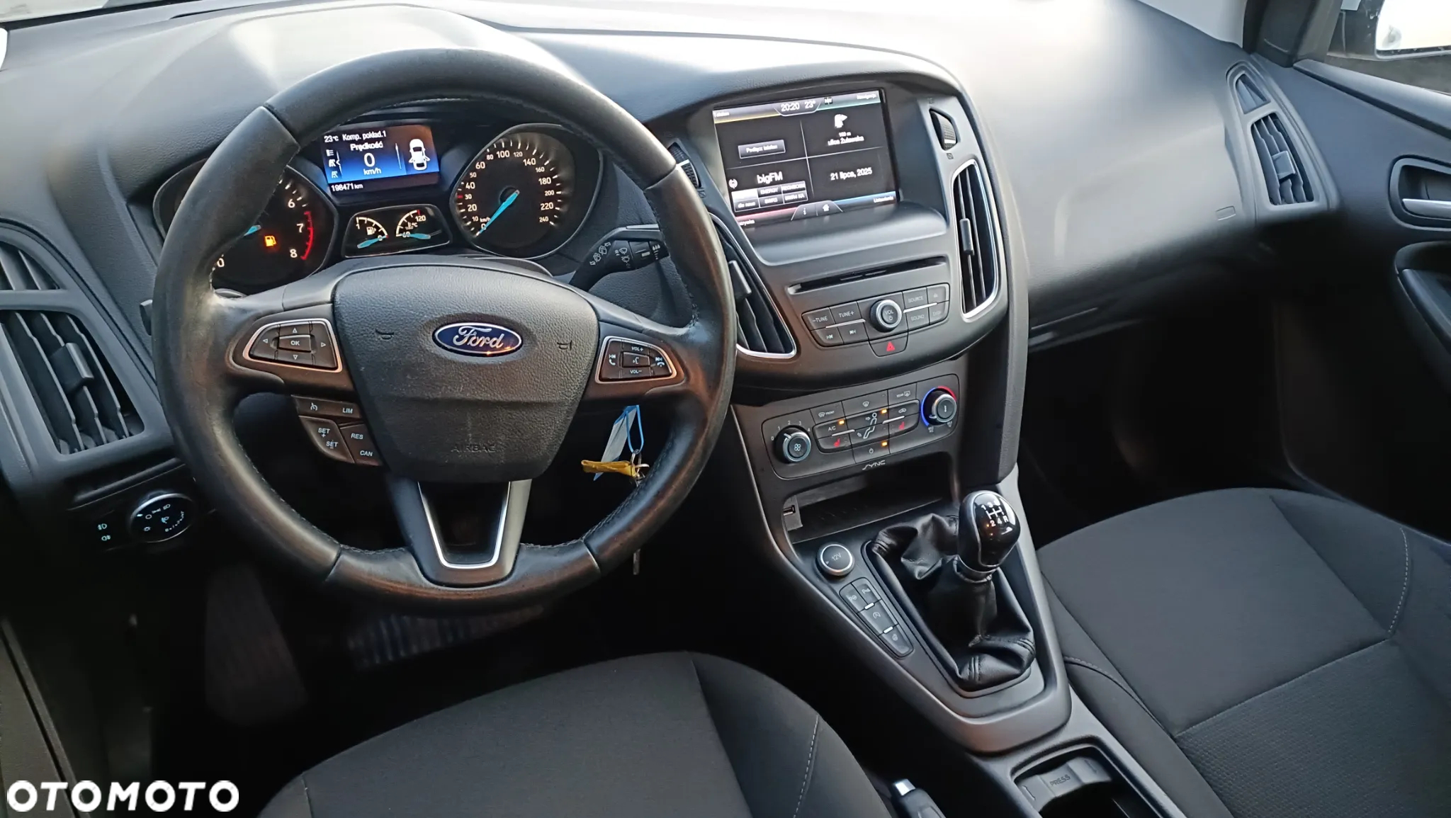 Ford Focus 1.0 EcoBoost Ambiente - 24