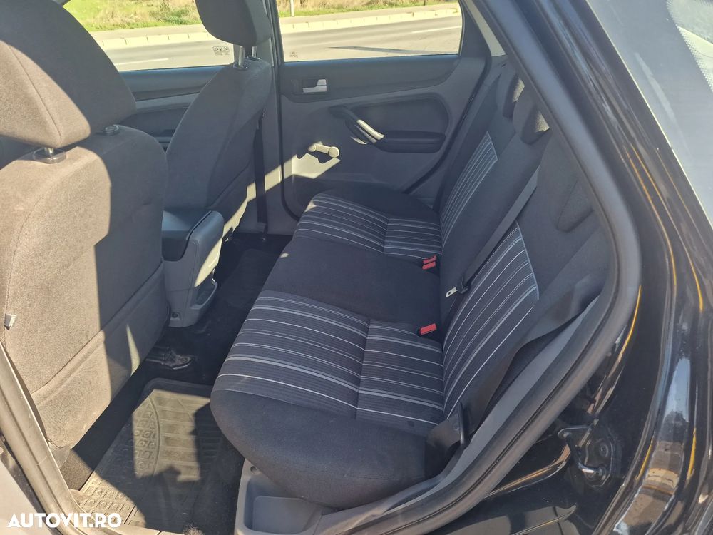 Ford Focus 1.6 TDCi Ambiente - 7