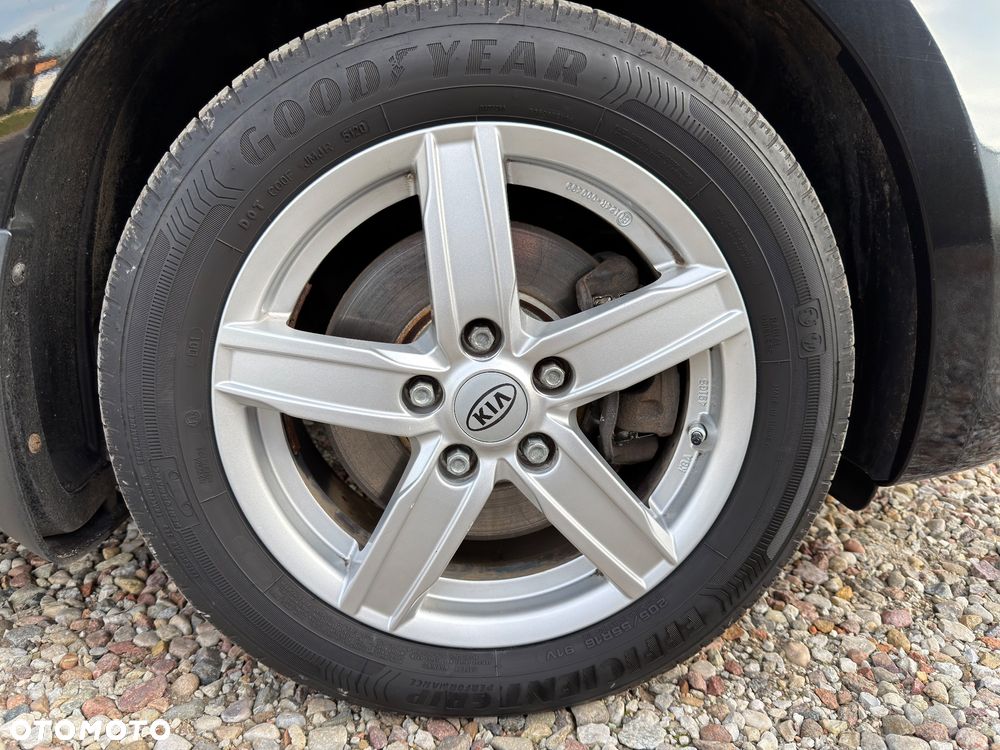 Kia Carens 1.7 CRDi L - 17