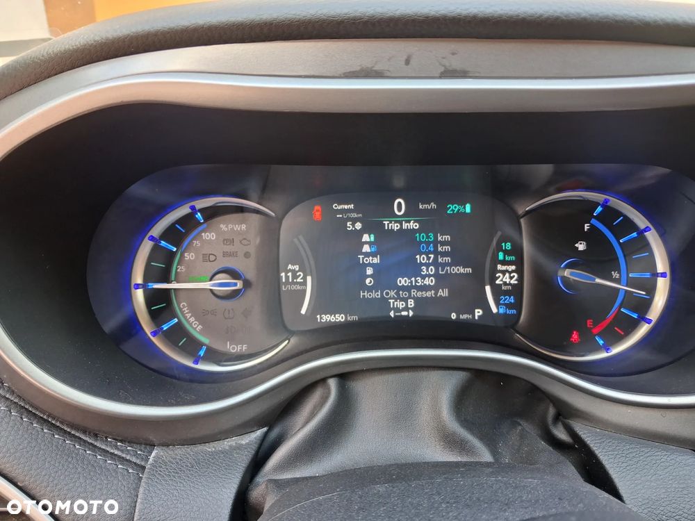 Chrysler Pacifica - 12