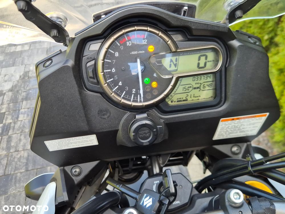 Suzuki DL - 28