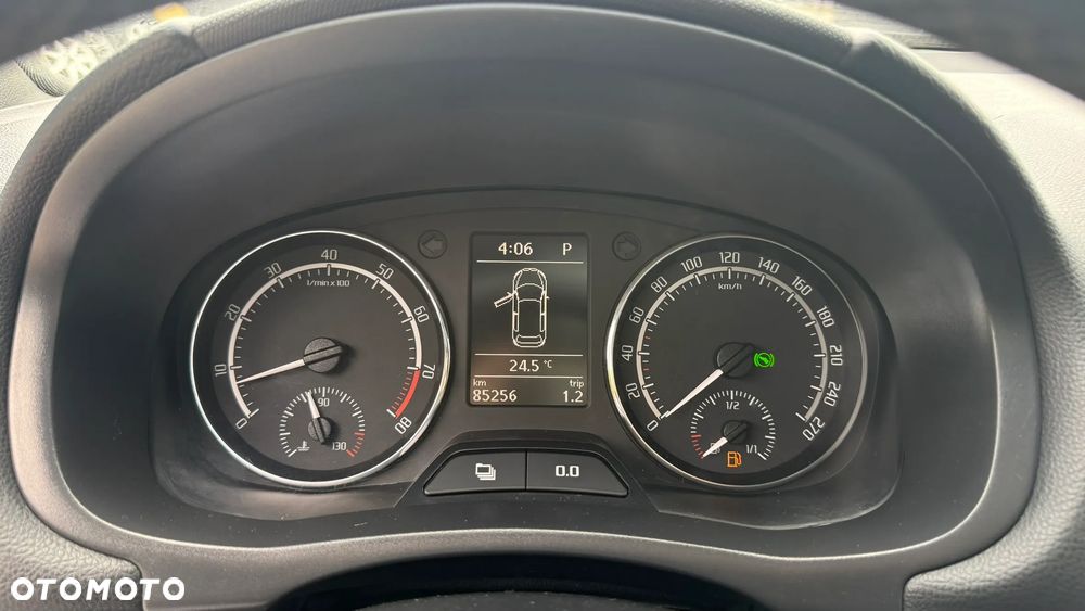 Skoda Fabia 1.4 TSI DSG RS - 11