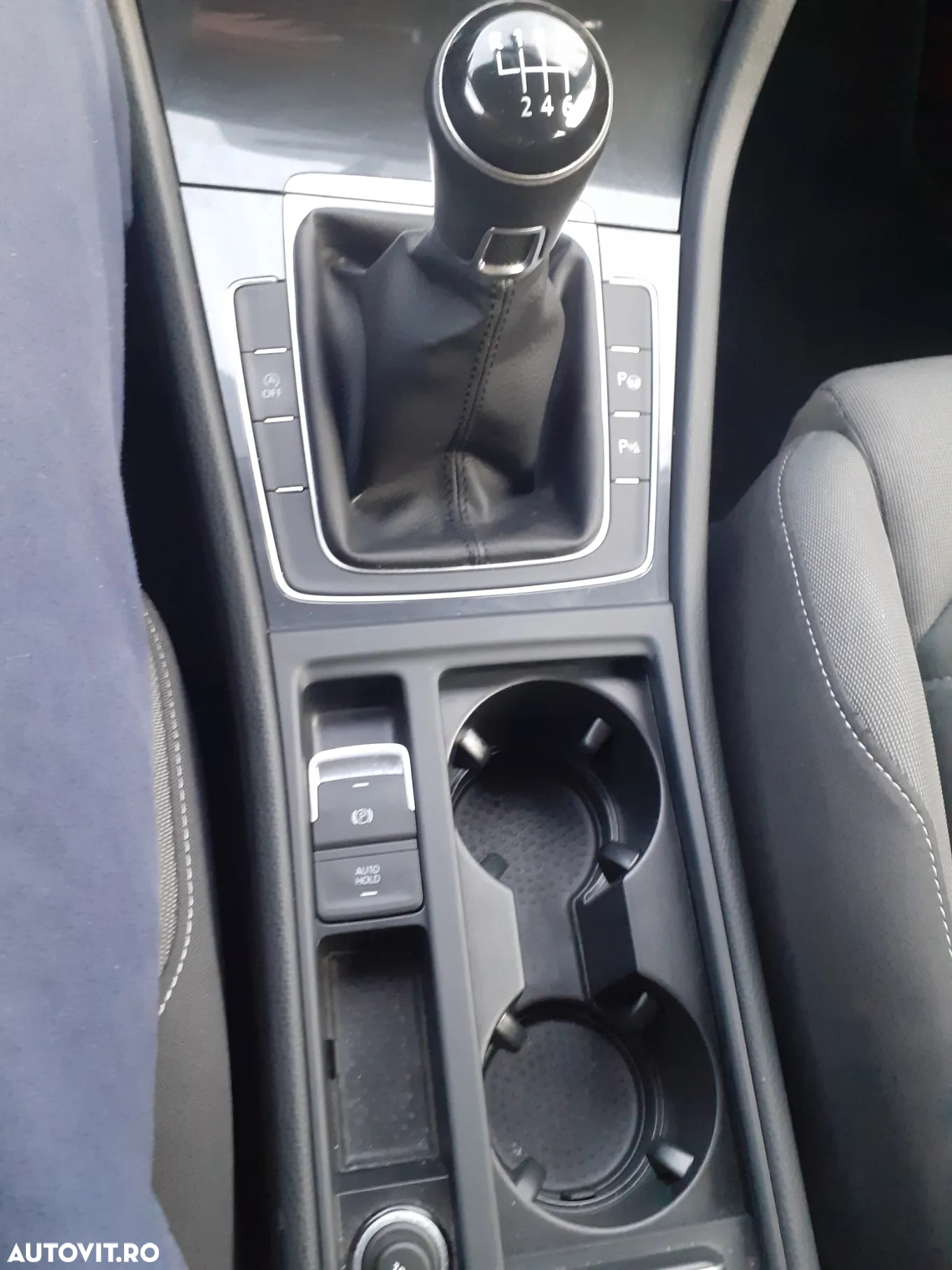 Volkswagen Golf 2.0 BlueTDI Comfortline - 34