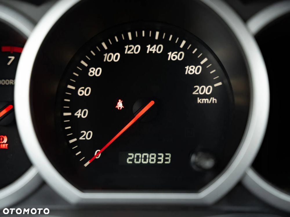 Suzuki Grand Vitara 2.0 Comfort + Family - 27