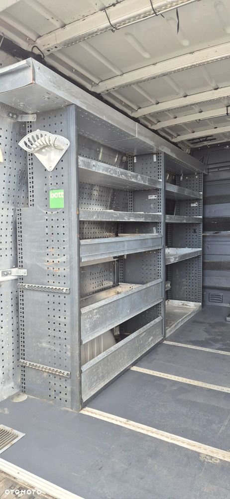 Volkswagen Crafter - 11