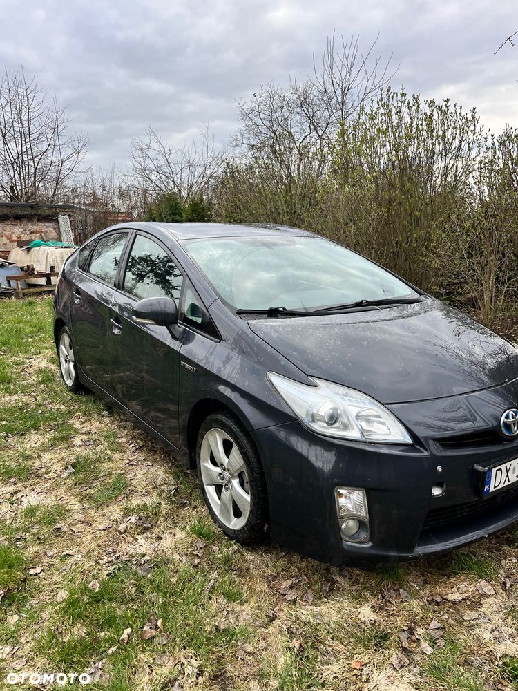 Toyota Prius 1.8 HSD Prestige - 2