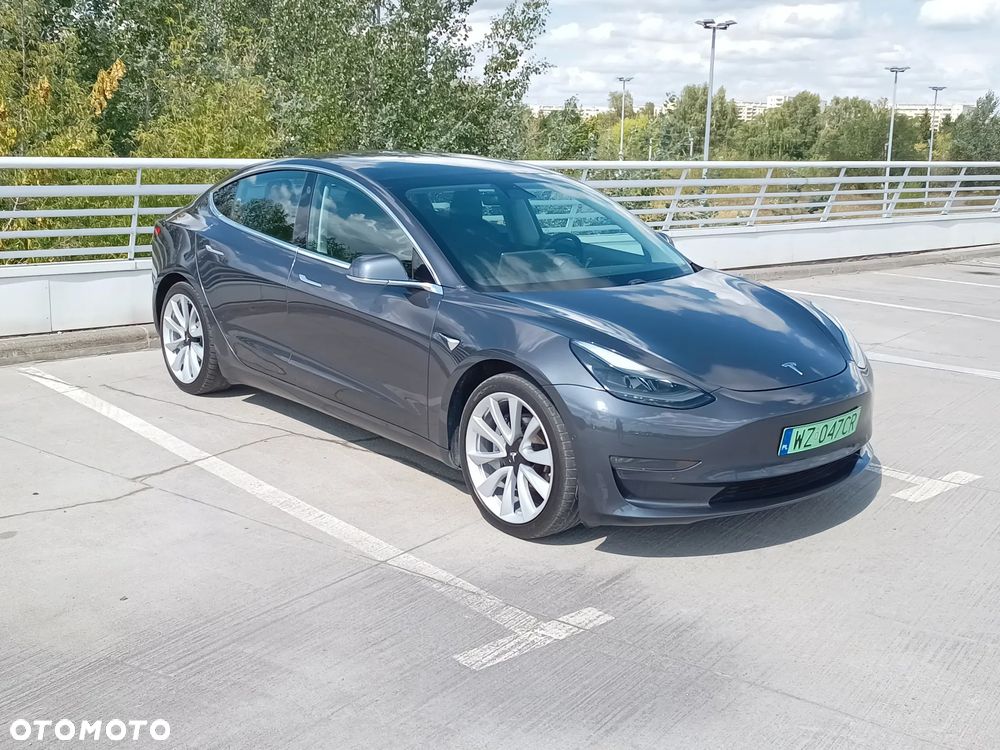 Tesla Model 3 Langstreckenbatterie Allradantrieb Dual Motor - 18