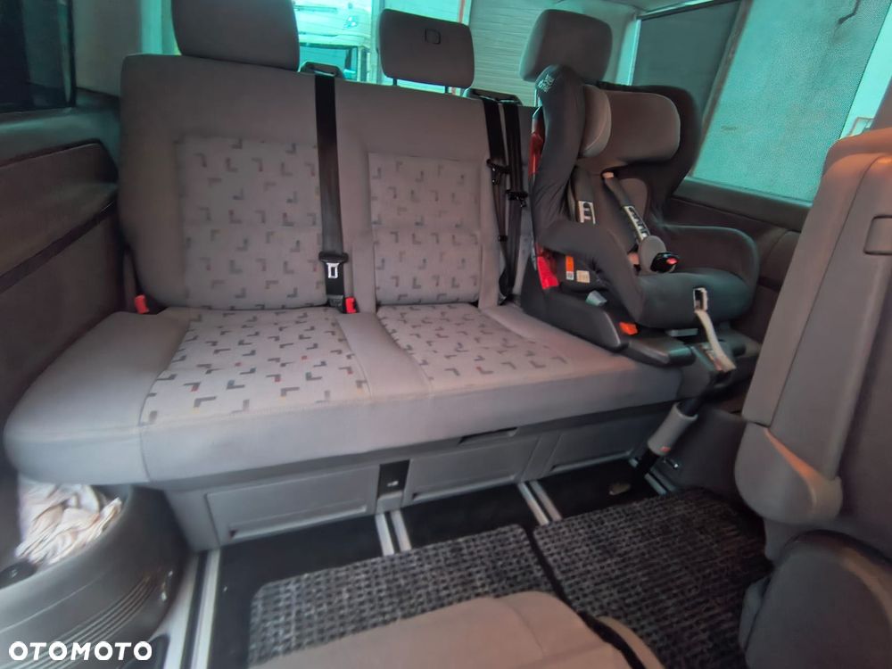 Volkswagen Multivan - 8