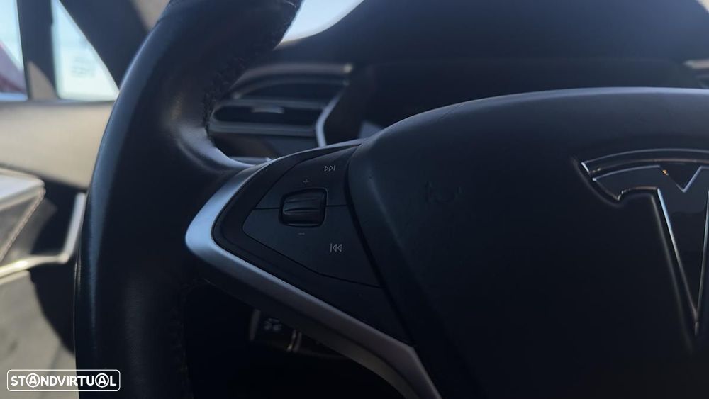 Tesla Model S 85D - 19