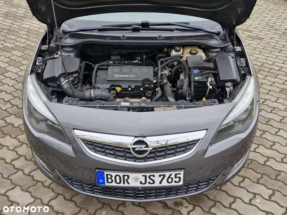 Opel Astra 1.4 T Cosmo - 24