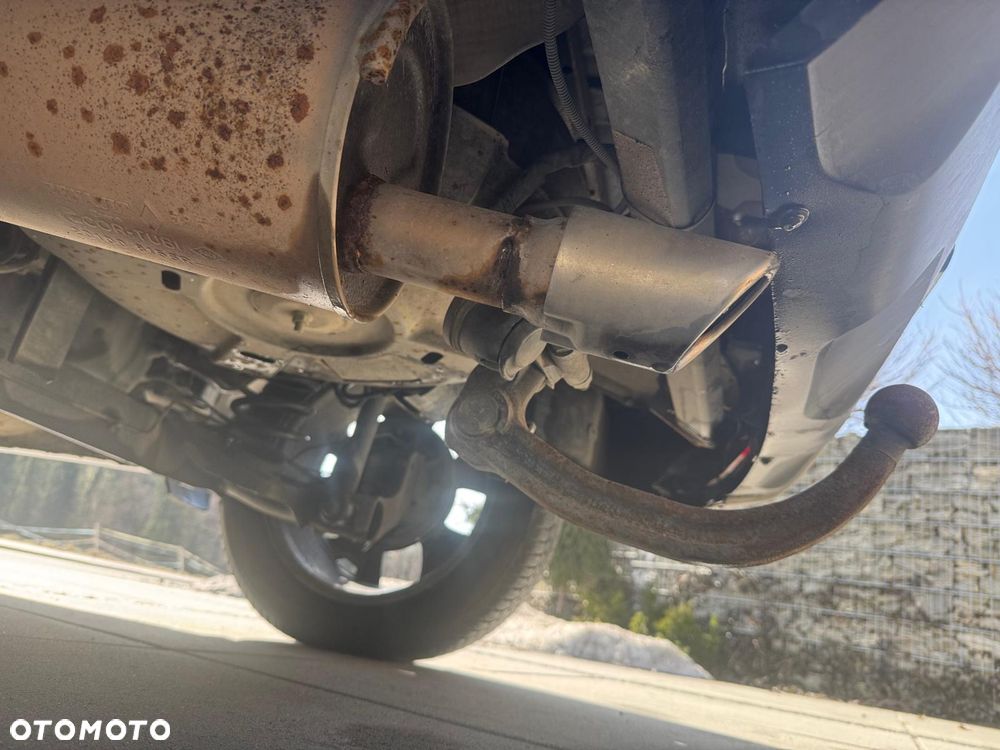 Dacia Duster 1.6 SCe Comfort - 28