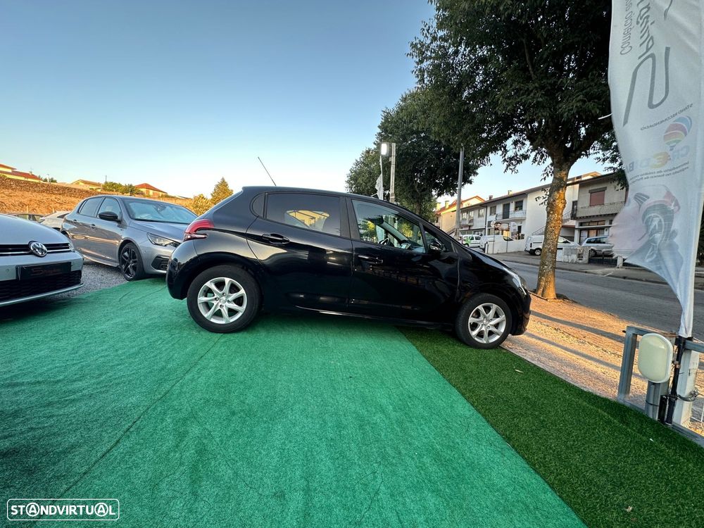 Peugeot 208 1.2 PureTech Style - 9