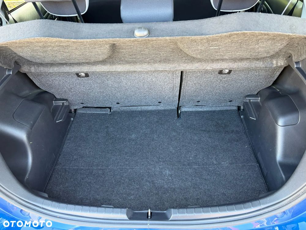 Toyota Yaris 1.5 Premium - 8
