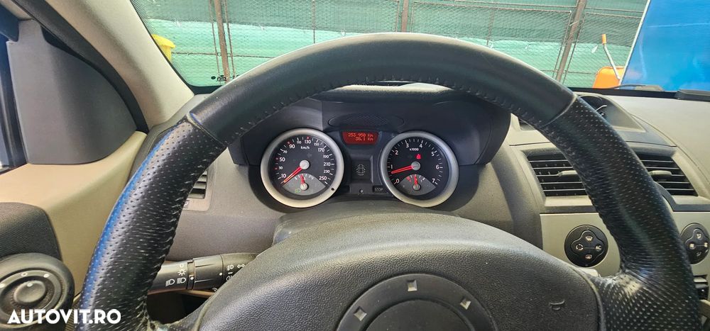 Renault Megane - 8