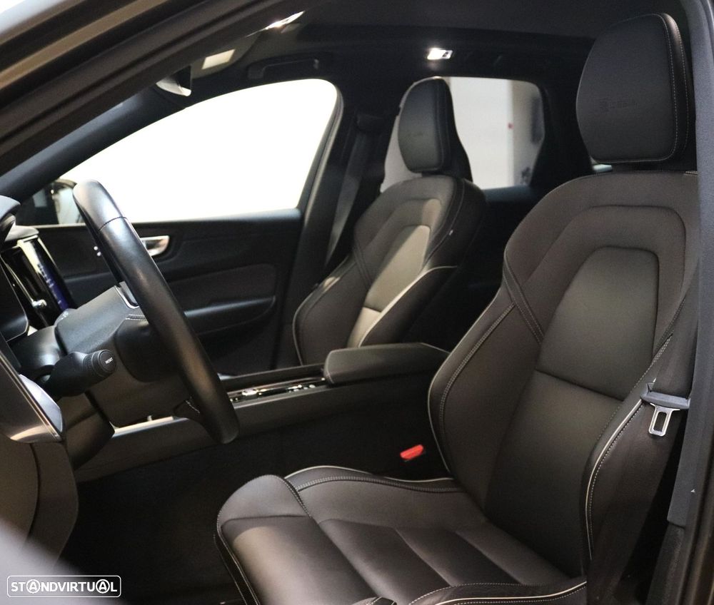 Volvo XC 60 2.0 T8 PHEV R-Design AWD - 14