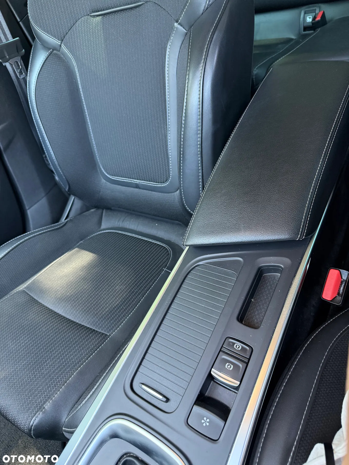 Renault Megane 1.5 Blue dCi Techno EDC - 23