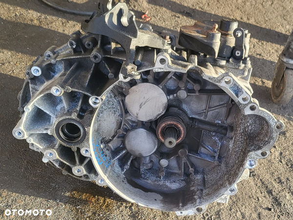 VOLVO V40 II 13r 2.0 D SKRZYNIA BIEGÓW D66R7002BA