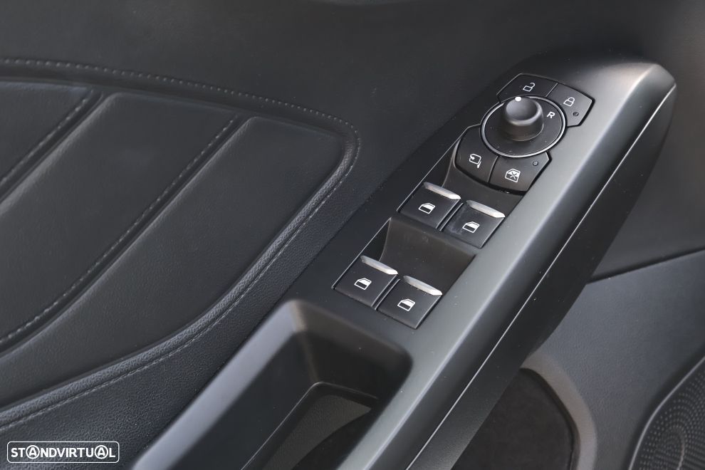 Ford Focus 1.0 EcoBoost MHEV Connected - 17