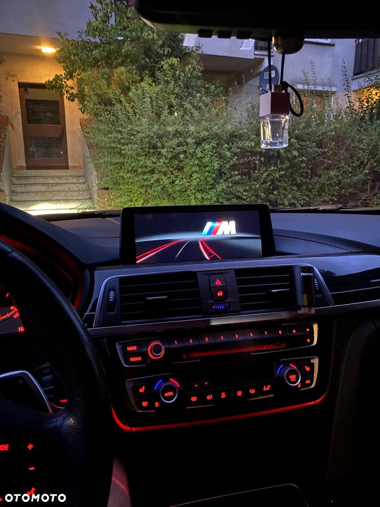 BMW Seria 3 330i xDrive Luxury Line Purity - 9