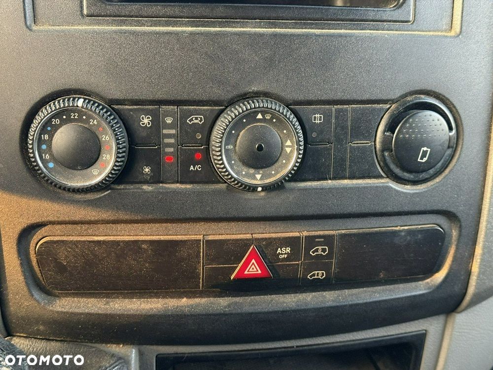 Mercedes-Benz Sprinter - 15