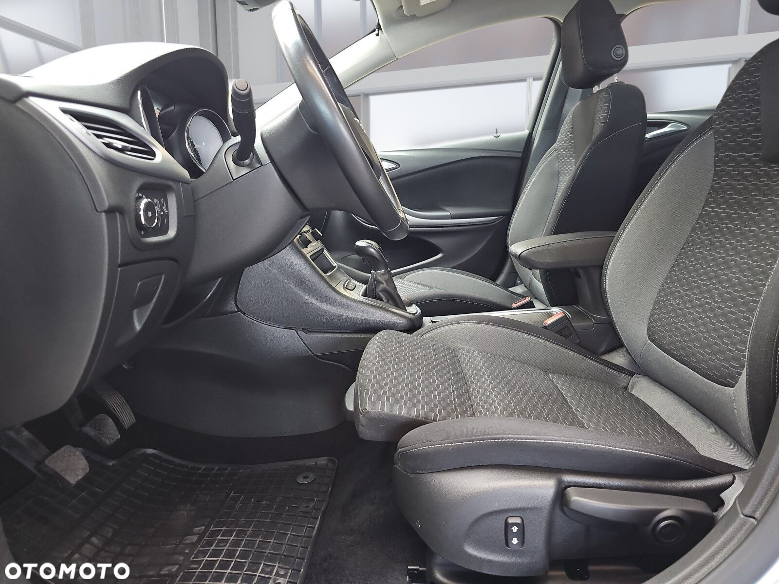 Opel Astra V 1.5 CDTI Edition S&S - 18