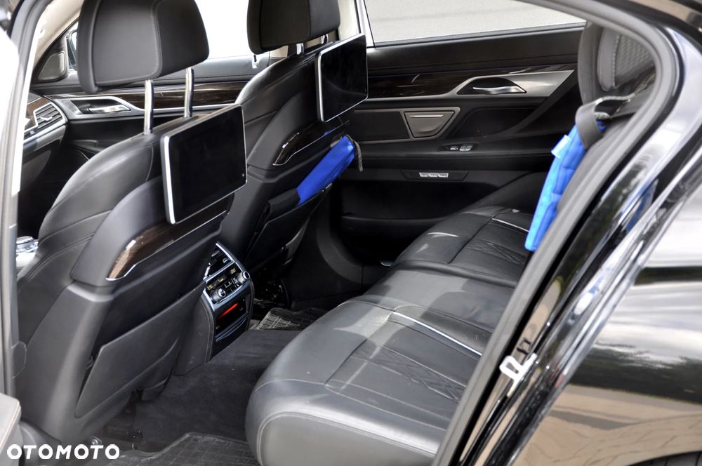 BMW Seria 7 750Ld xDrive - 27