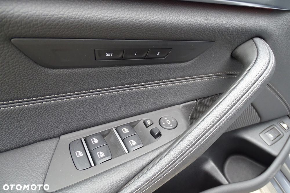 BMW Seria 5 530e xDrive Luxury Line sport - 24