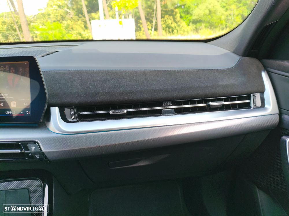 BMW iX2 eDrive20 Pack Desportivo M Pro - 9