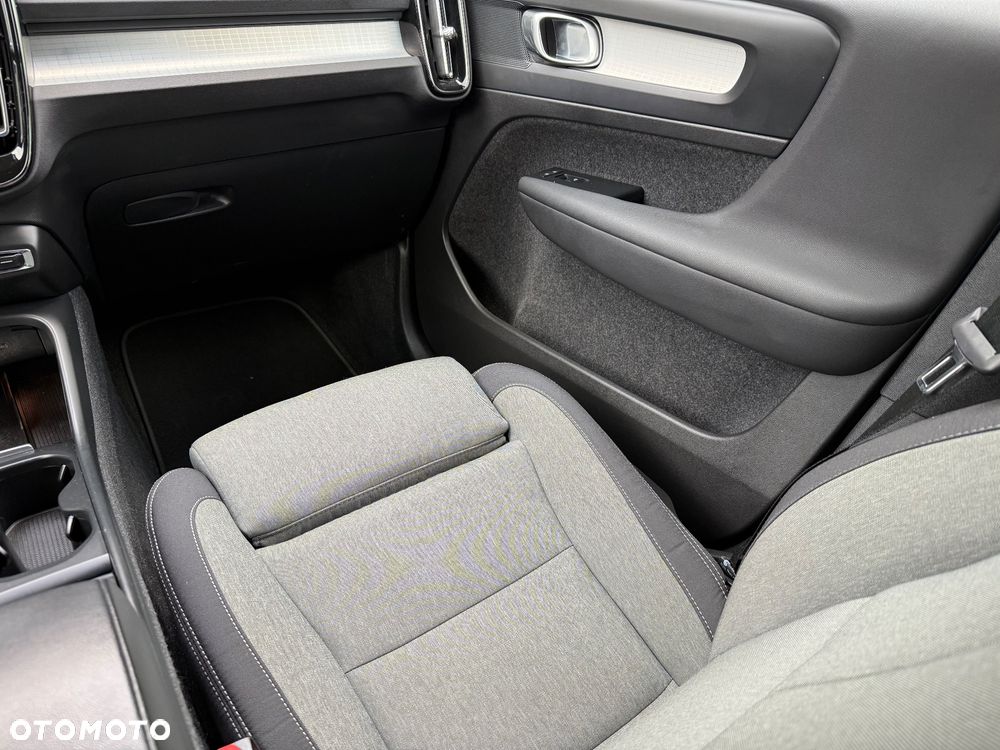 Volvo XC 40 B3 B DKG Plus Bright - 40