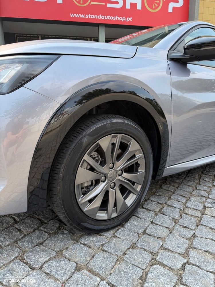 Peugeot e-208 50 kWh Style — fotografia 9