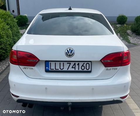 Volkswagen Jetta 2.0 TDI Highline DSG - 3