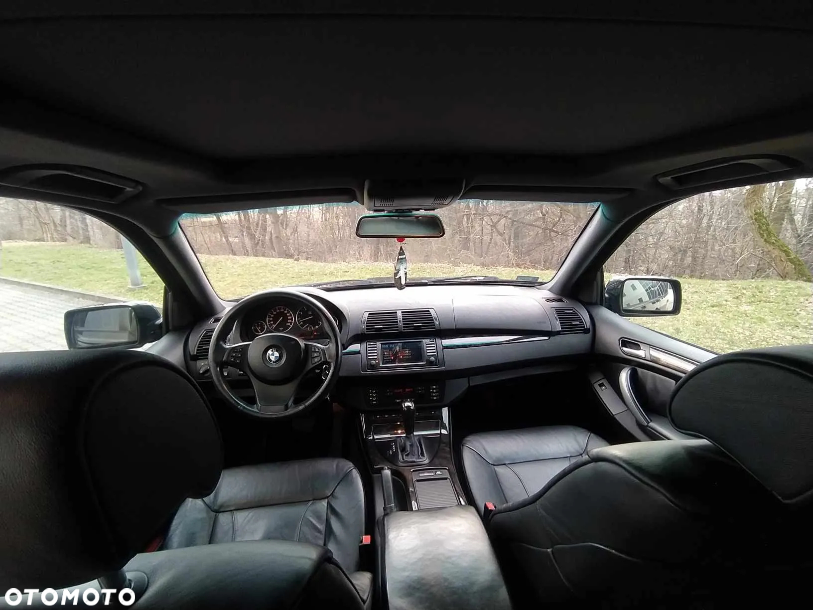 BMW X5 4.4i - 6