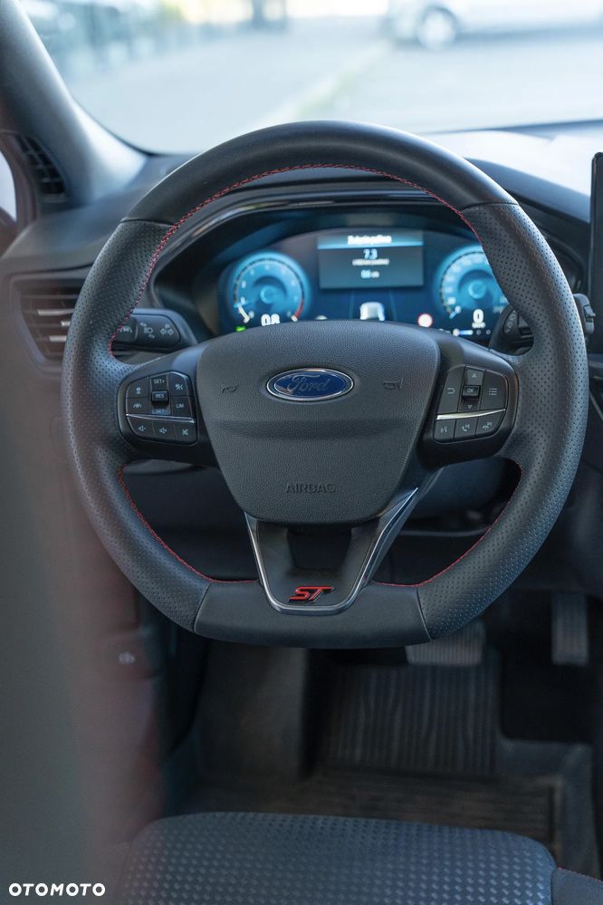 Ford Focus 1.0 EcoBoost mHEV ST-Line X - 31