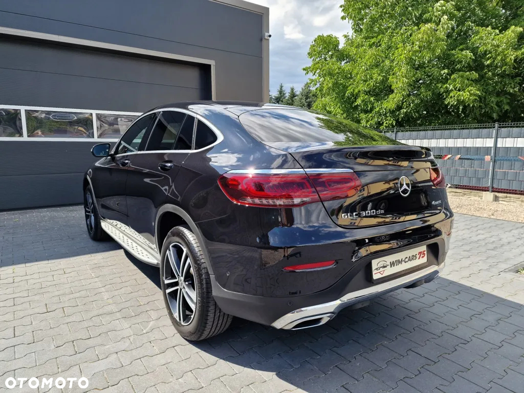 Mercedes-Benz GLC GLC-Coupe 300 de 4Matic 9G-TRONIC AMG Line - 32
