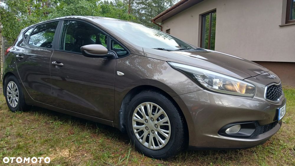 Kia Ceed - 4