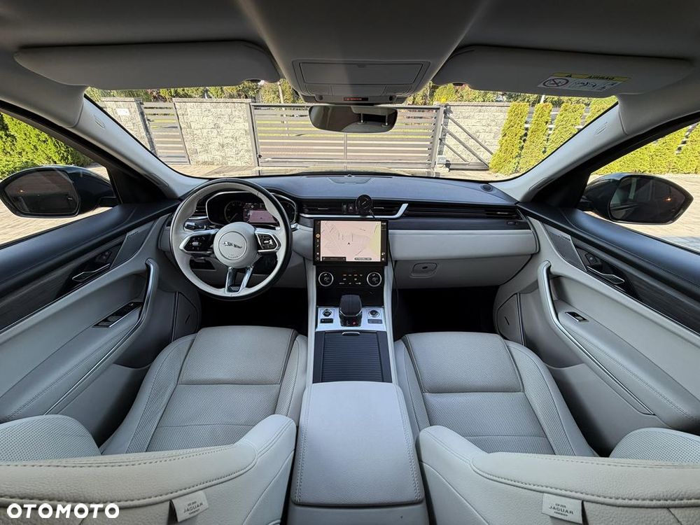 Jaguar F-Pace - 33