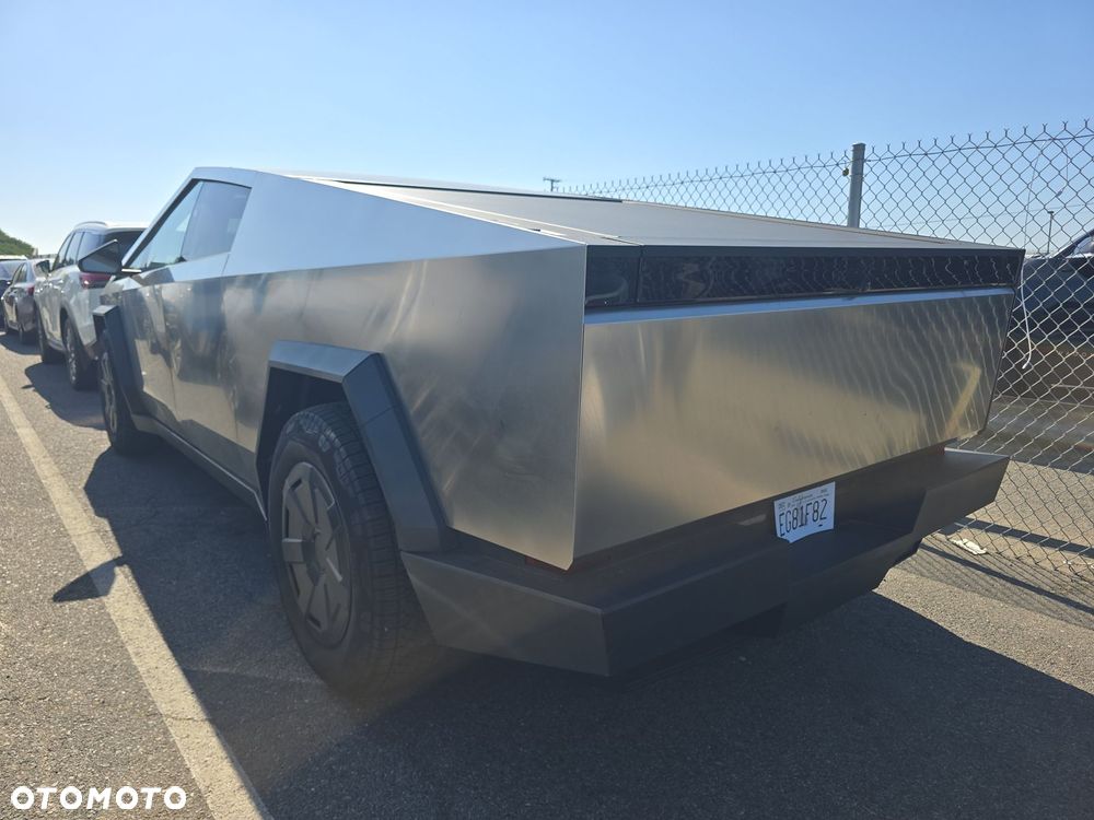 Tesla Cybertruck - 3