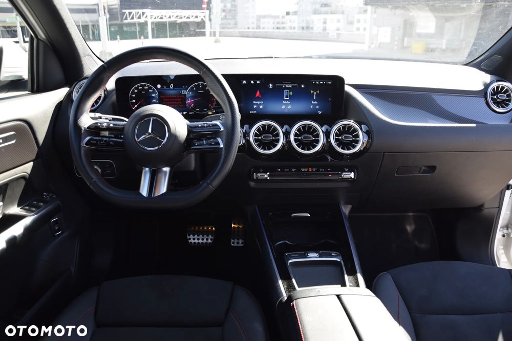 Mercedes-Benz GLA 200 AMG Line - 4