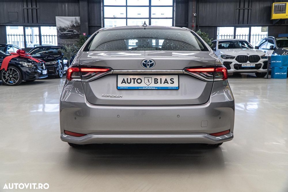 Toyota Corolla 1.8 HSD Business - 26