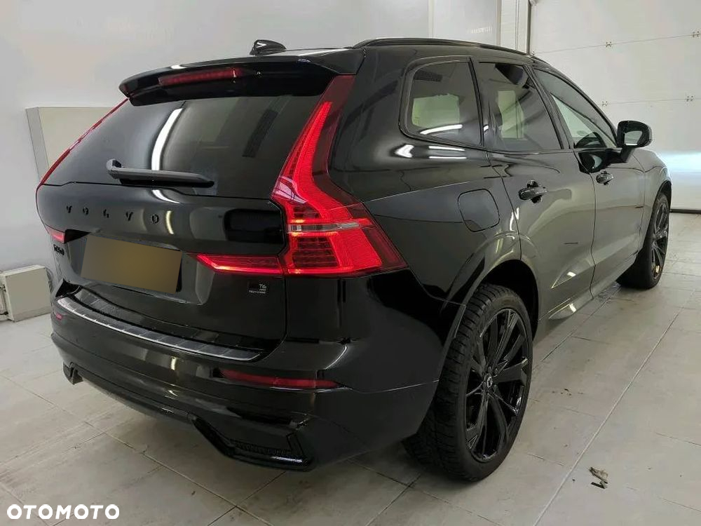 Volvo XC 60 T6 Plug-In Hybrid AWD Plus Black Edition - 5