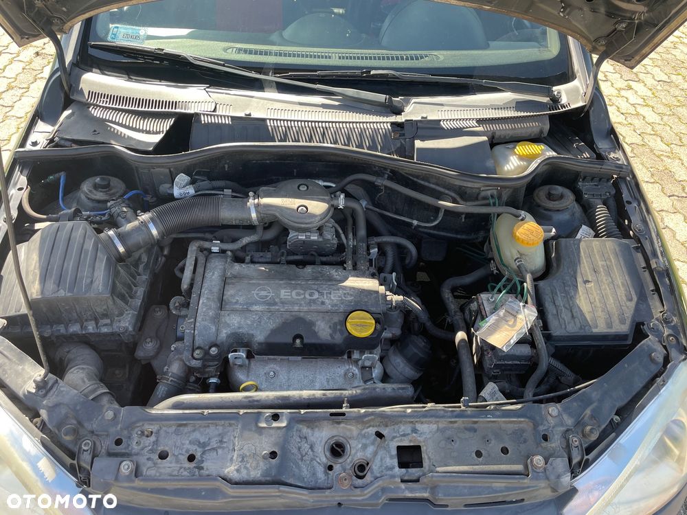 Opel Corsa 1.2 16V Comfort - 20