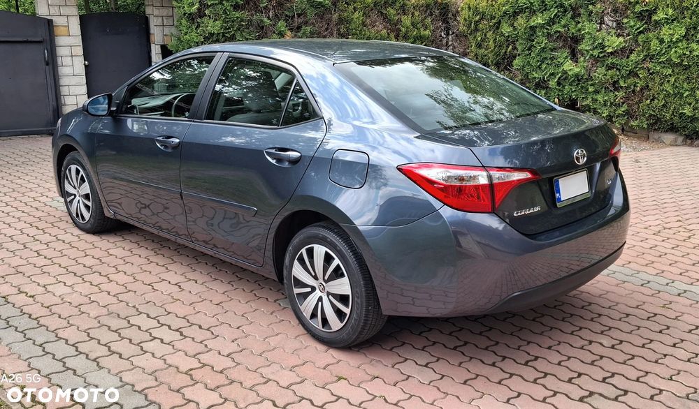 Toyota Corolla - 10
