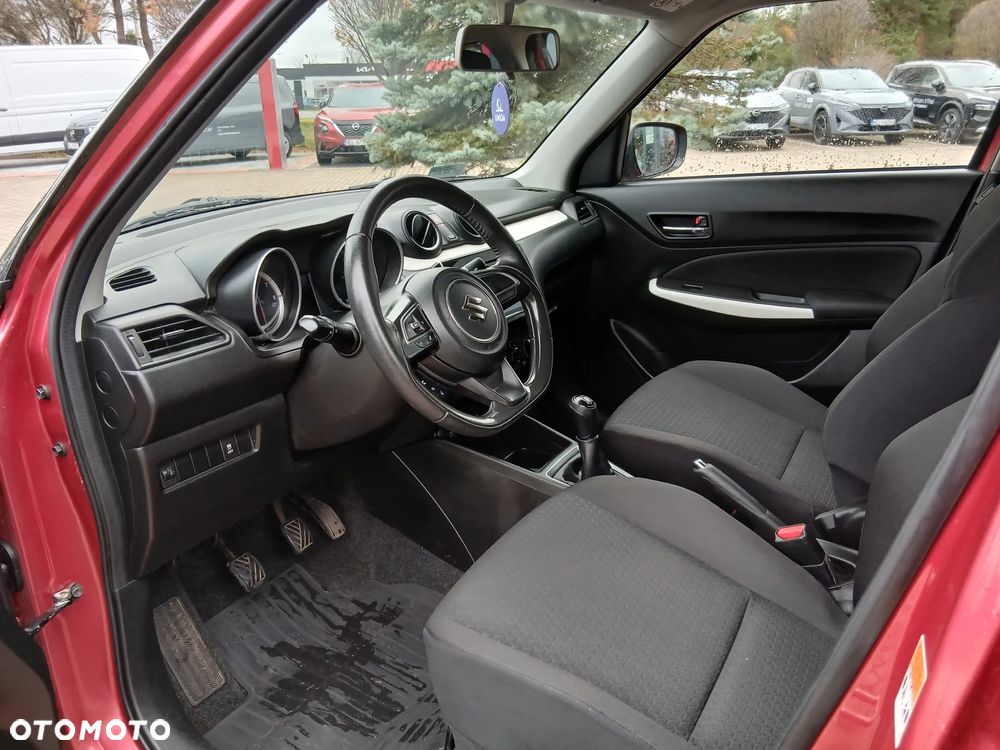 Suzuki Swift 1.2 Premium Plus - 7
